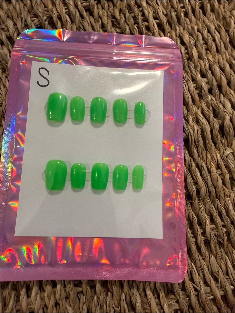 💚 Neon Green Press-On Nails -